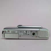 Pentax Optio Z10 8.0MP Compact Digital Camera Silver Tested w/ Battery + SD Card