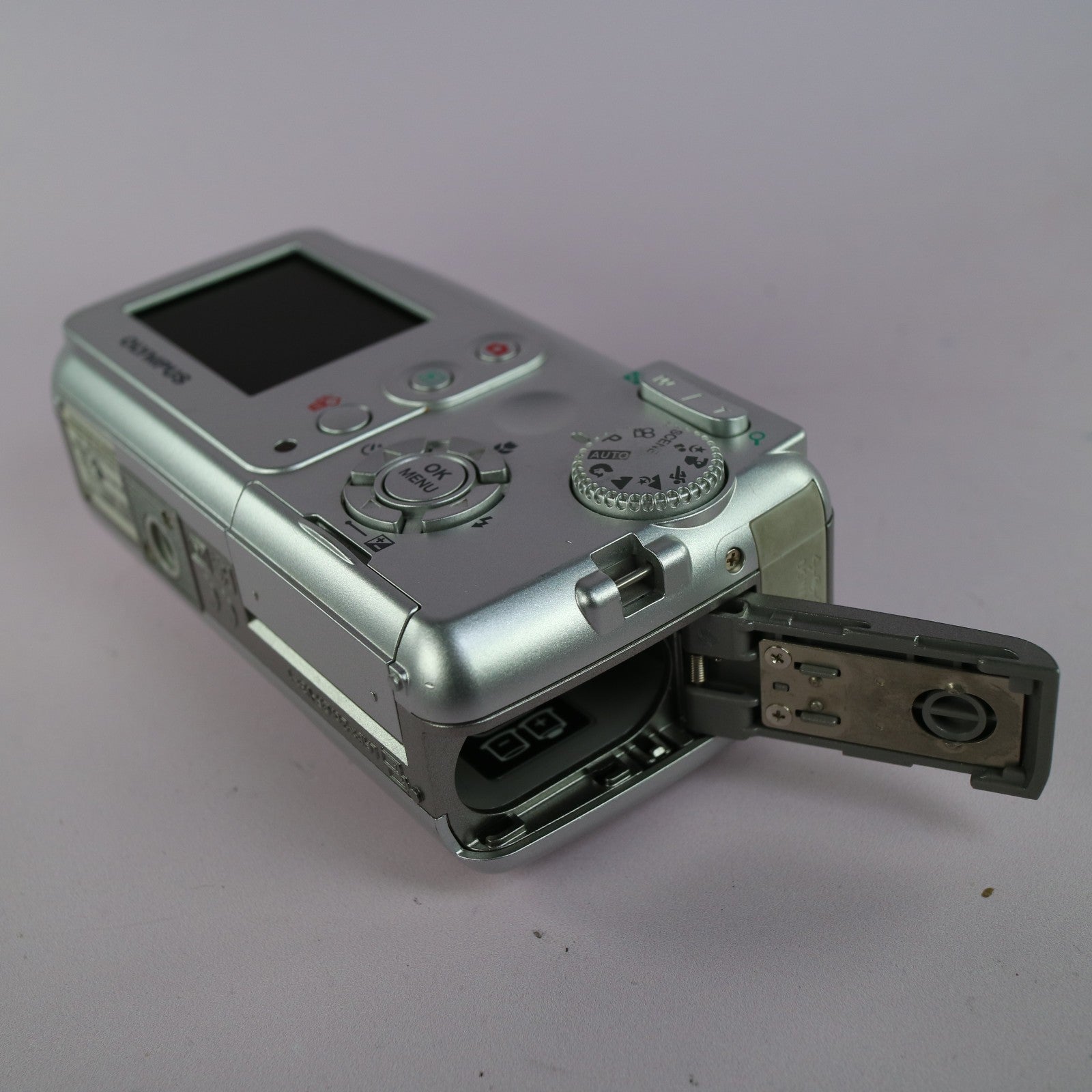 Olympus Digital Camera Camedia D-545 Zoom 4.0MP Silver Tested