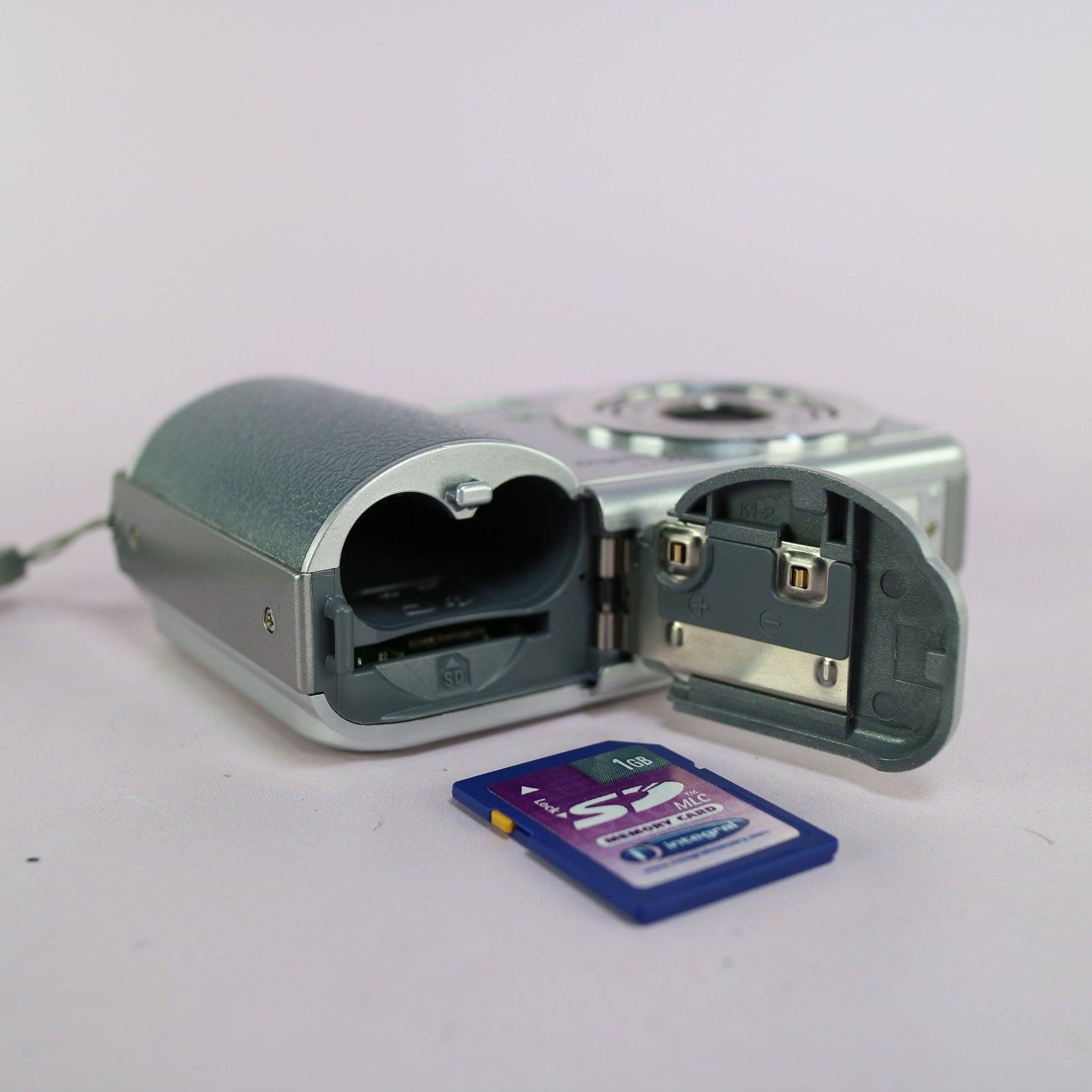 Samsung Digimax S700 7.2MP Compact Digital Camera Silver Tested