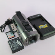 Samsung HMX-Q10TP Handheld High Definition Camcorder Silver Tested Full Set