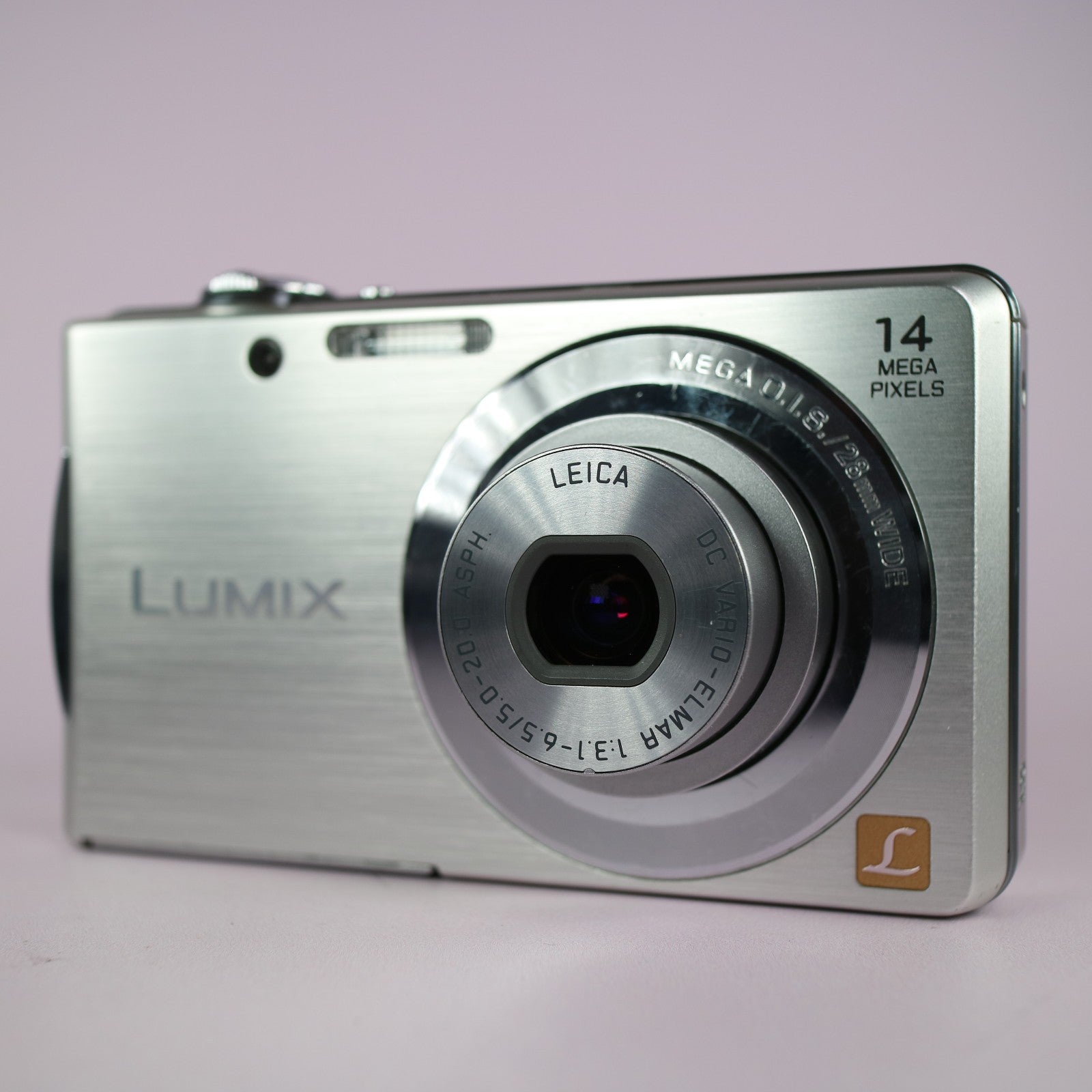 Panasonic Digital Camera Lumix DMC-FS16 14.1MP Silver Tested Full Working Set