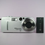 Sony Digital Camera Cybershot DSC-P2 2.0MP Silver Tested