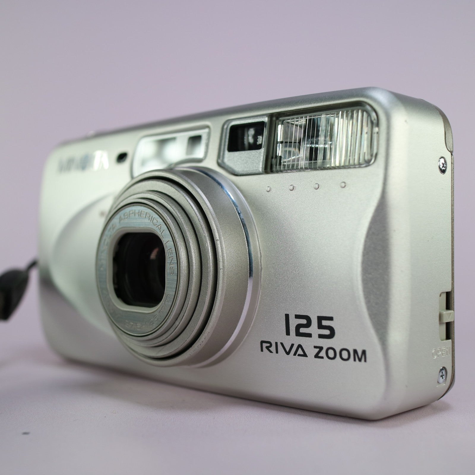 Minolta Riva Zoom 125 35mm Film Point and Shoot Camera Silver Tested