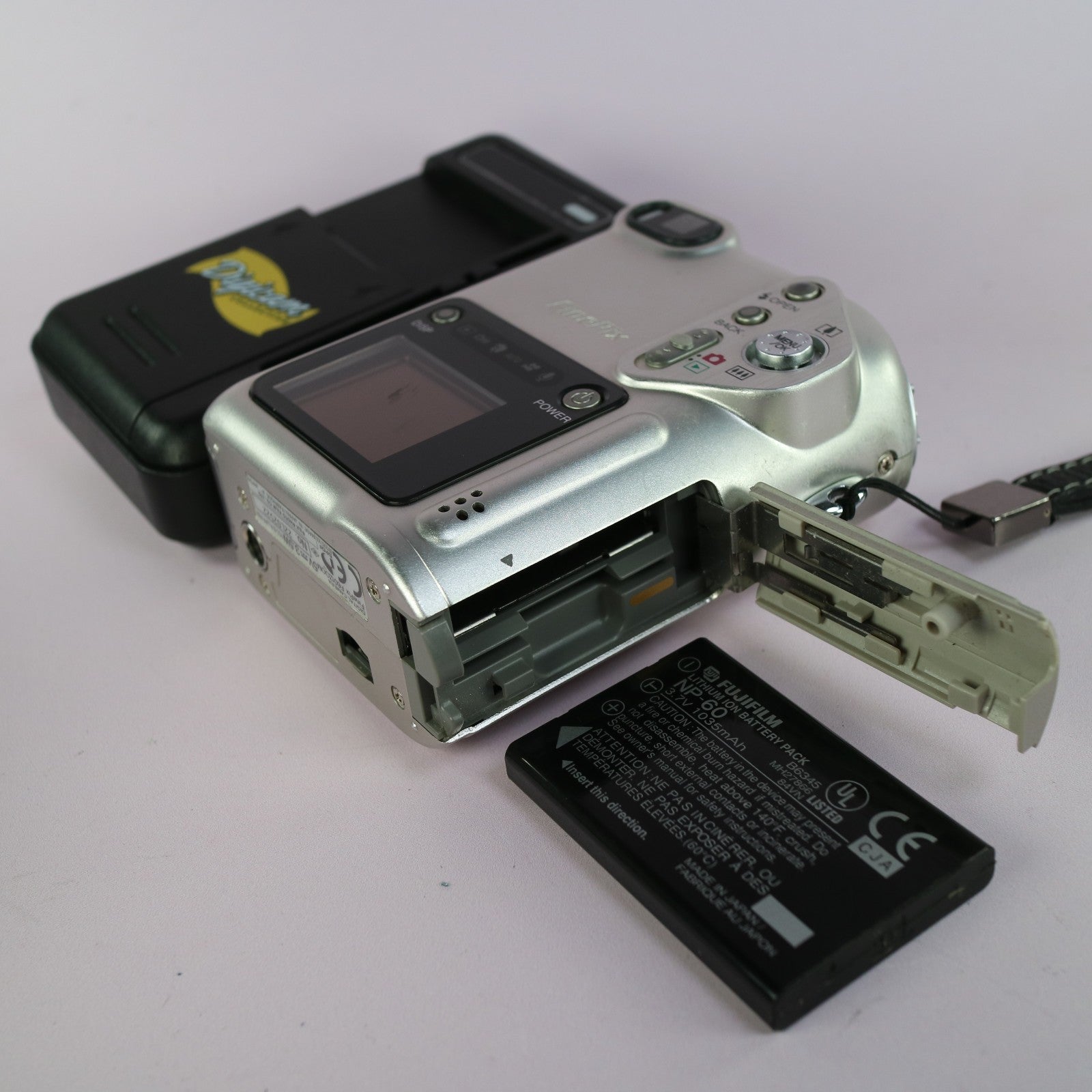 Fujifilm Digital Camera FinePix F601 3.1MP Silver Tested W/ Battery + Charger