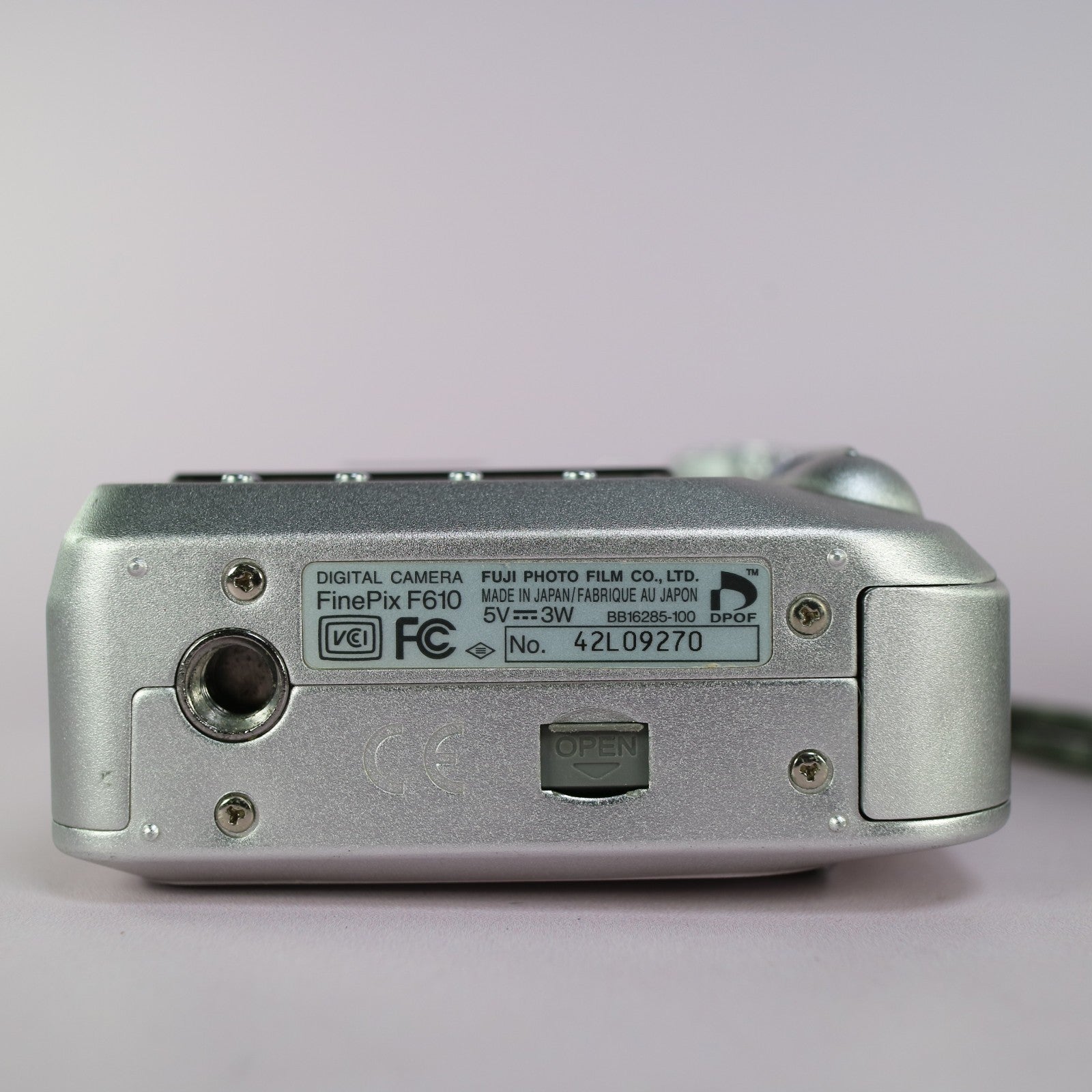 Fujifilm Digital Camera FinePix F610 6.3MP Silver Tested Full Working Set