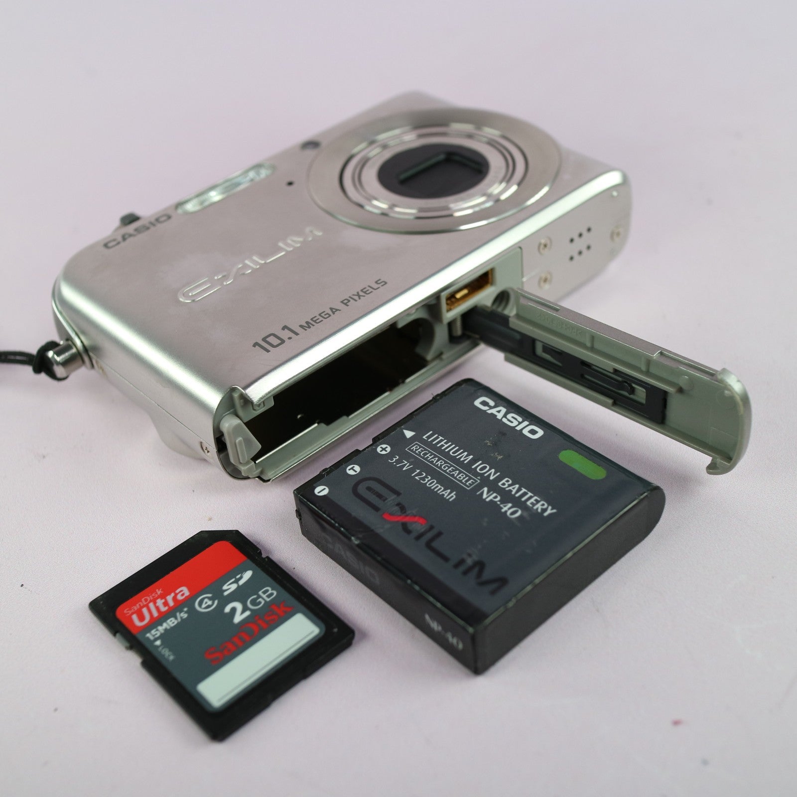 Casio Digital Camera Exilim EX-Z1000 10.1MP Silver Tested w/ Battery + SD