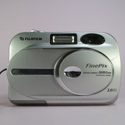 Fujifilm Digital Camera FinePix 2600 Zoom 2.0MP Silver Tested