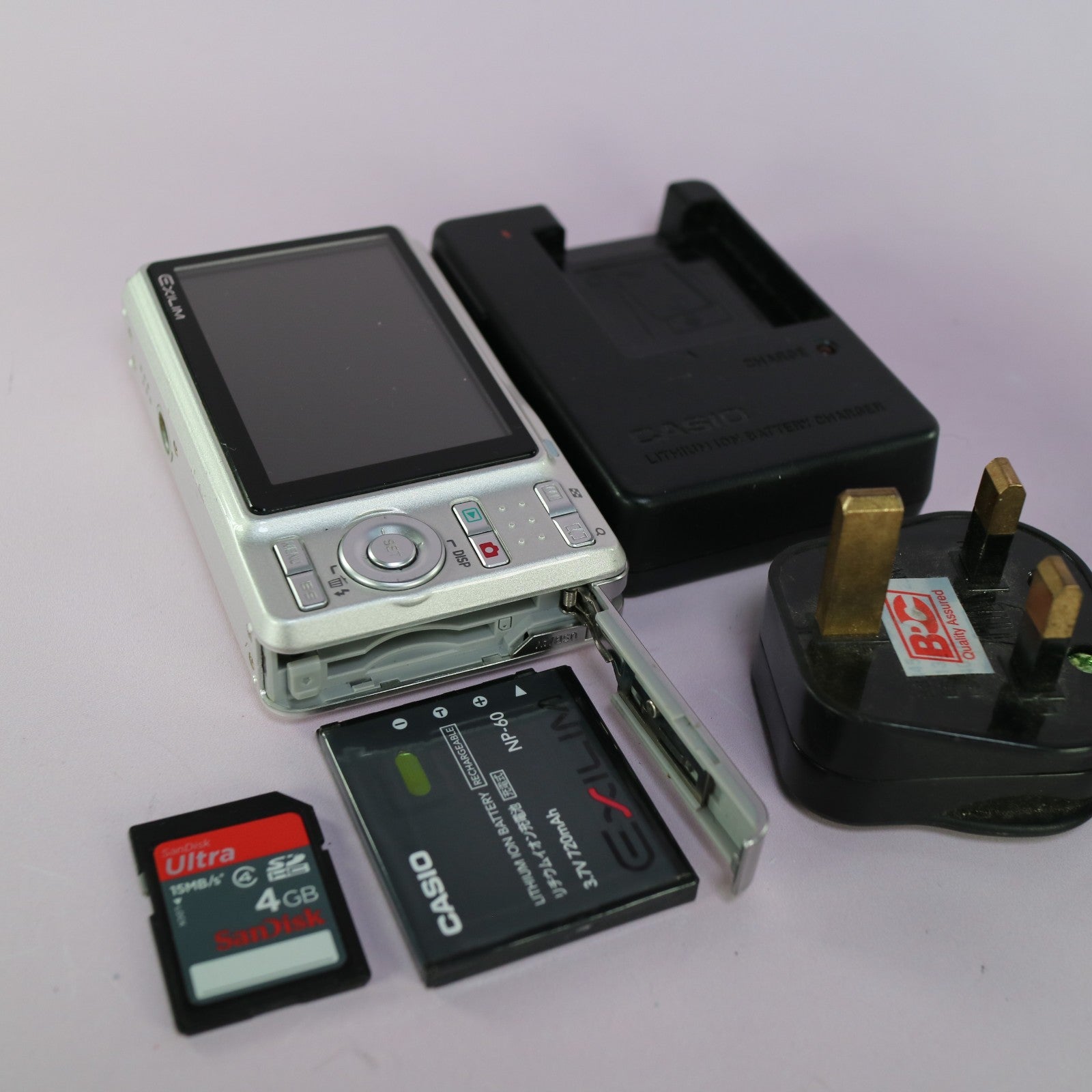 Casio Digital Camera Exilim EX-Z29 10.1MP Silver Tested Full Working Set