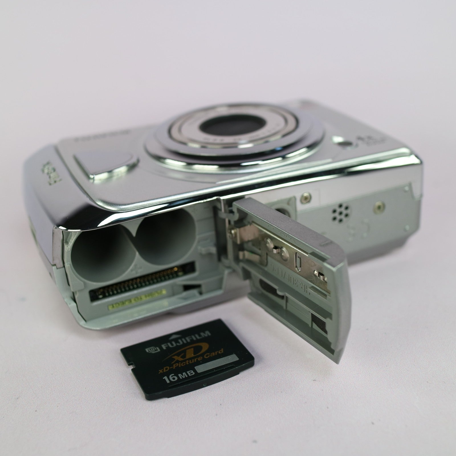 Fujifilm Digital Camera FinePix A920 9.0MP Silver Tested With xD Card