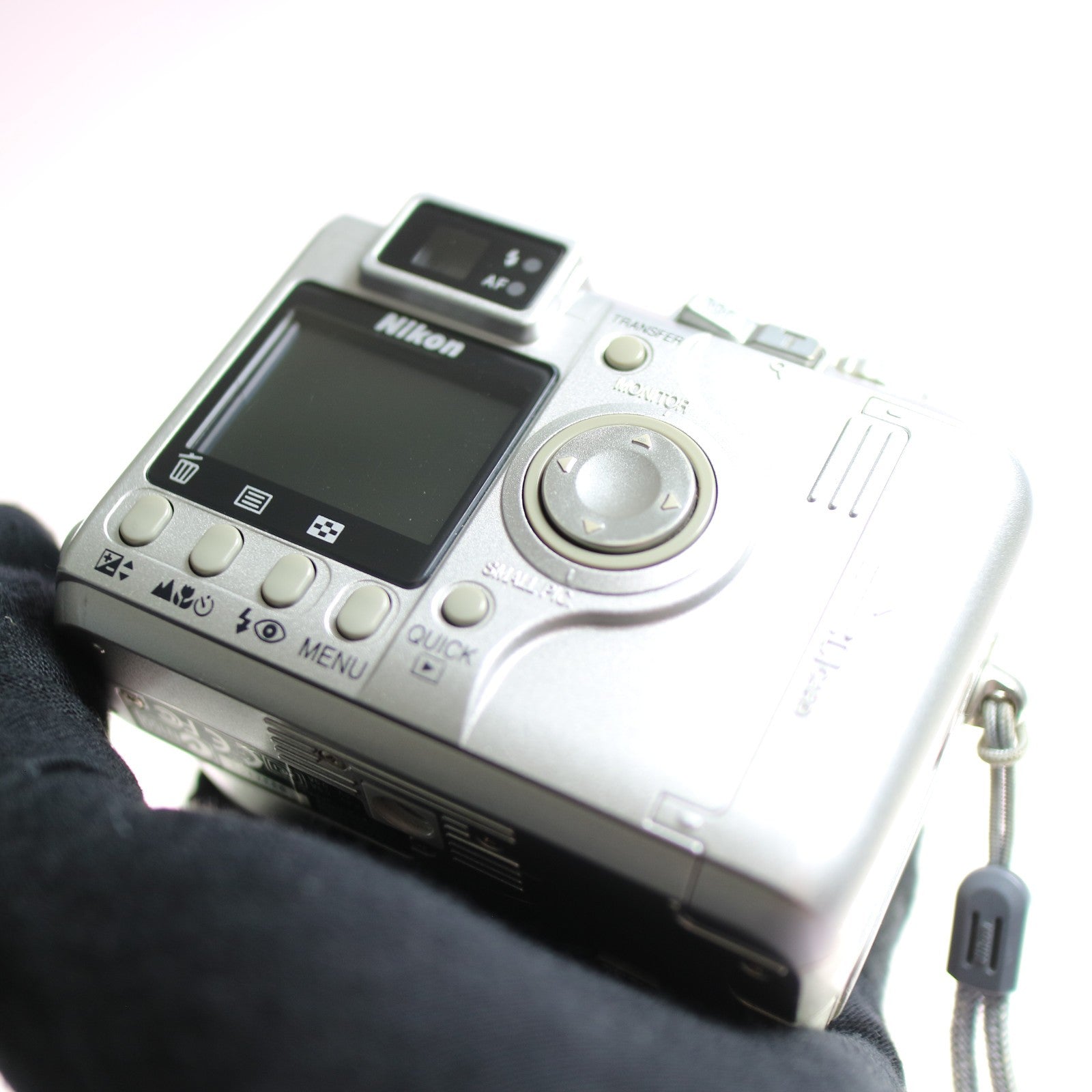 Nikon Digital Camera Coolpix 885 3.2MP Silver Tested