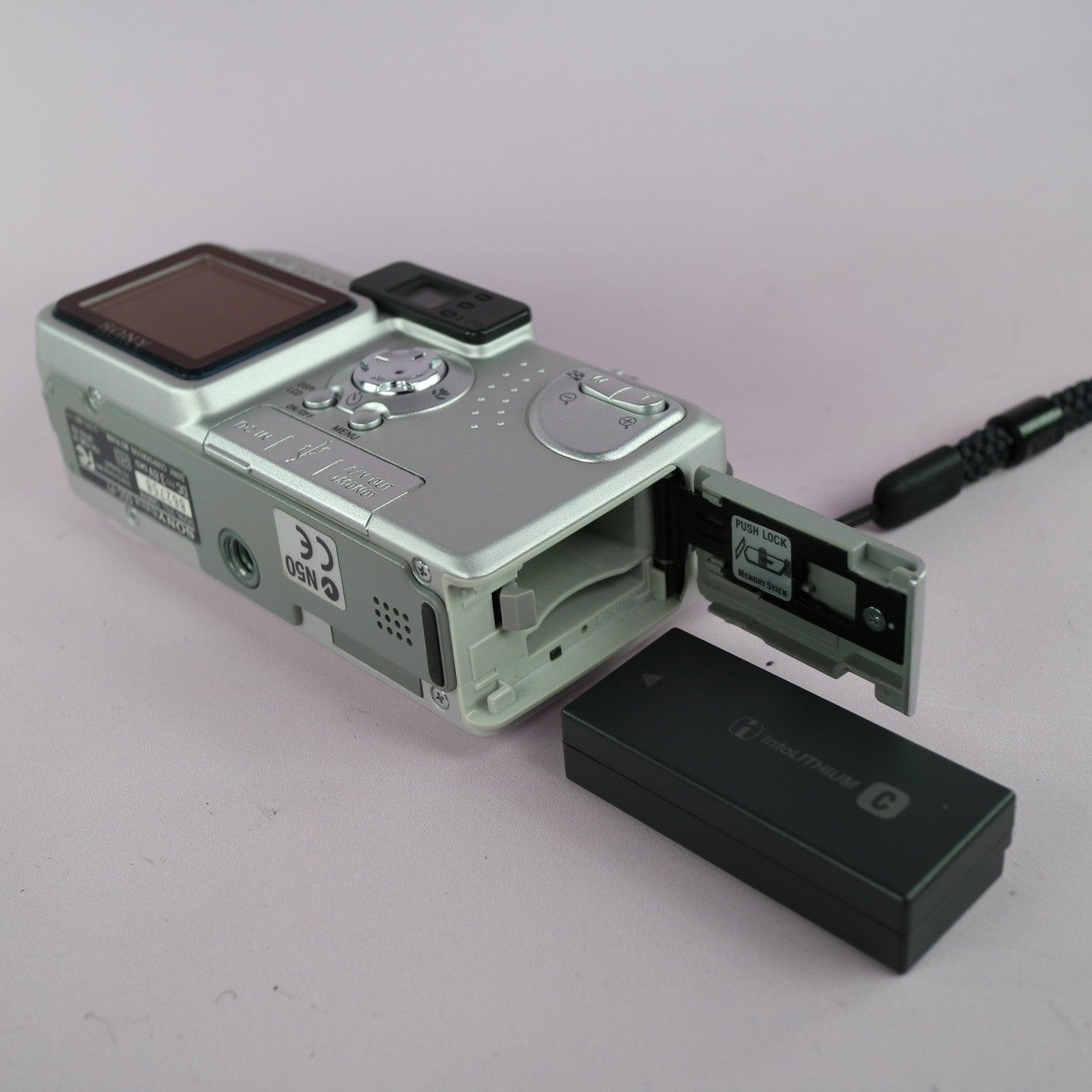 Sony Digital Camera Cybershot DSC-P2 2.0MP Silver Tested