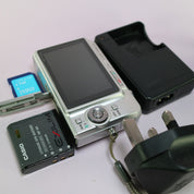 Casio Digital Camera Exilim EX-Z1050 10.1MP Silver Tested Full Working Set