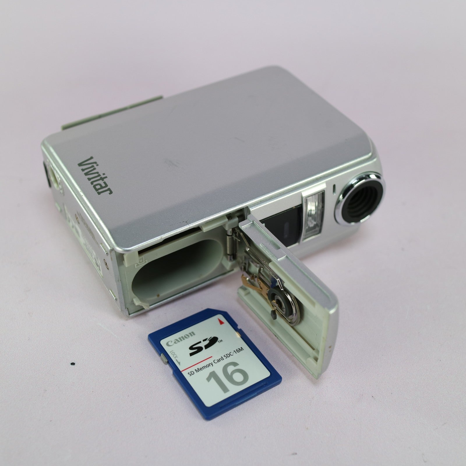 Vivitar DVR-200 2.0MP Compact Digital Video Recorder Silver Tested