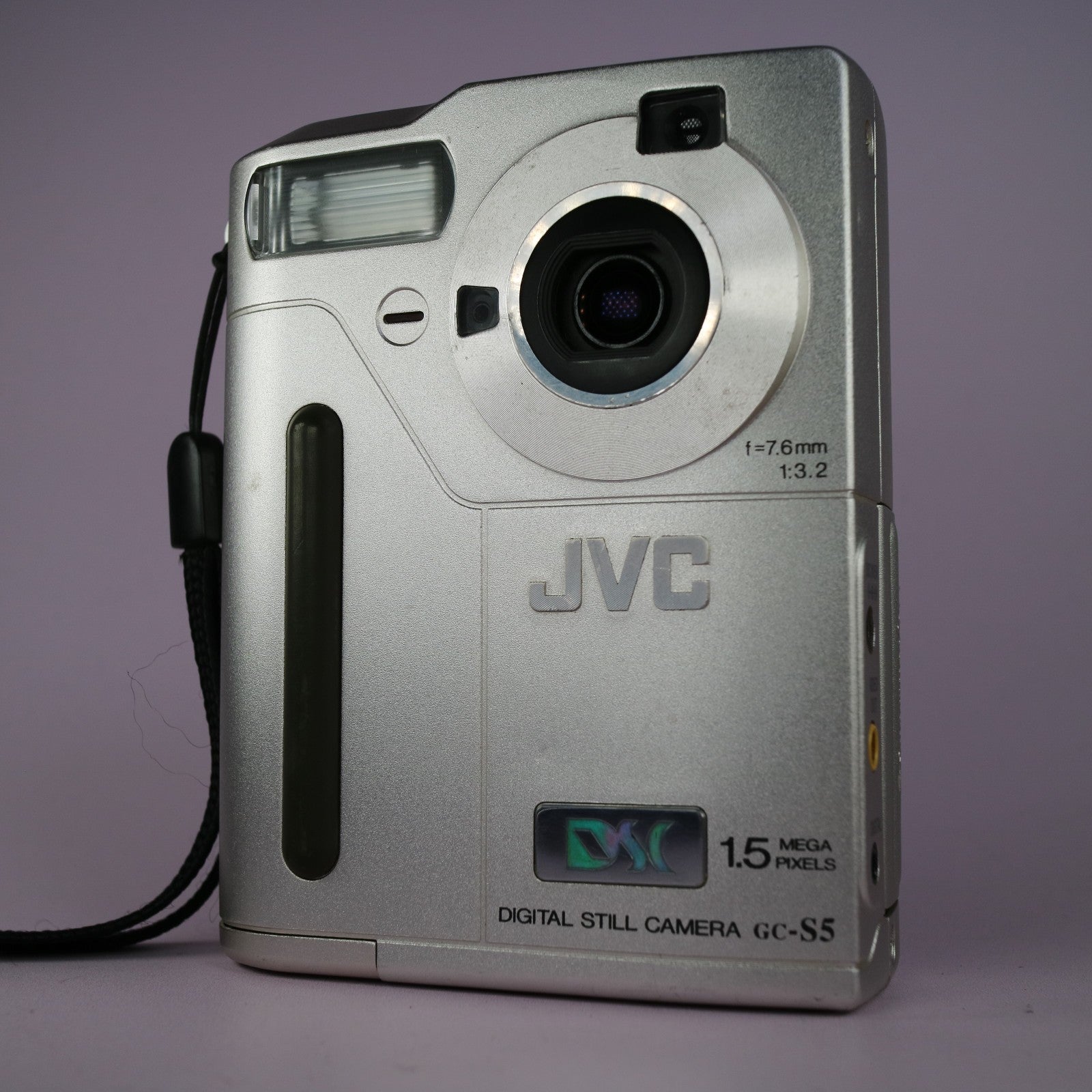 JVC GC-S5 1.5MP Compact Digital Camera Silver Tested w/ Battery and SMC