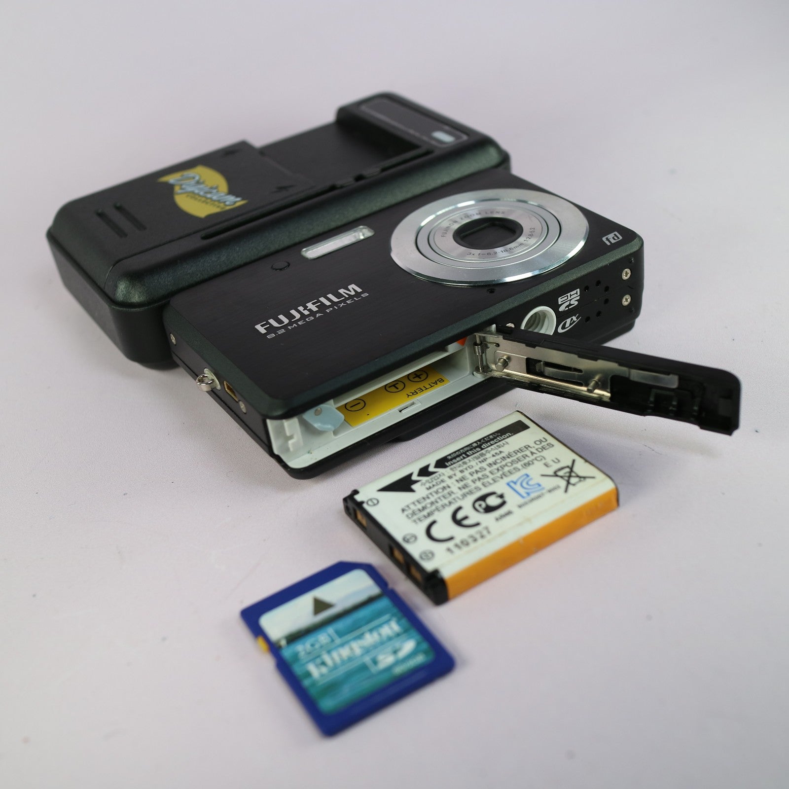 Fujifilm Digital Camera FinePix J15fd 8.2MP Black Tested Full Working Set