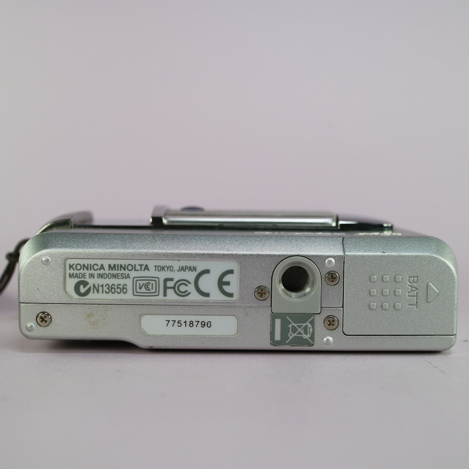 Konica Minolta Digital Camera Dimage X60 5.0MP Silver Tested With Battery and SD