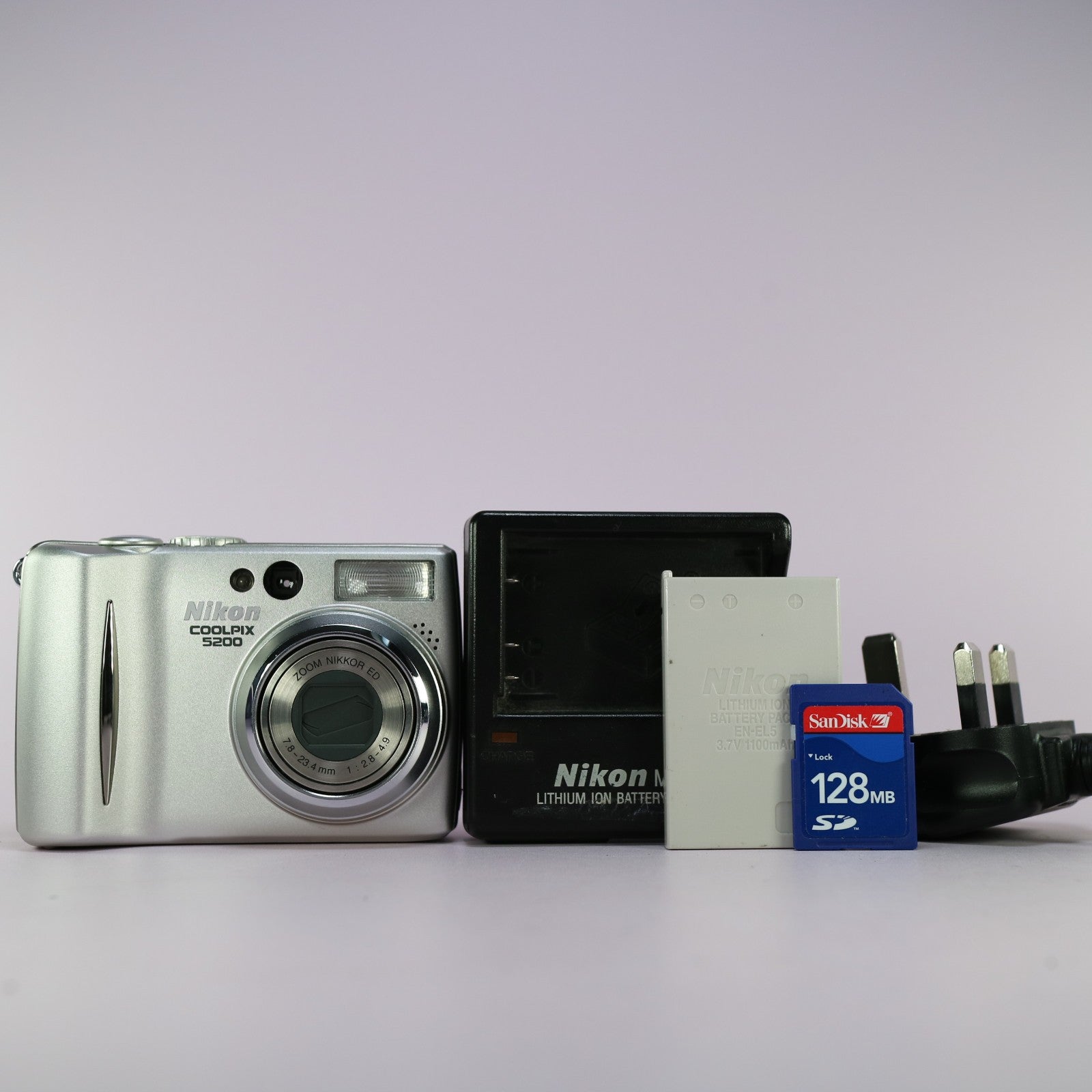 Nikon Digital Camera Coolpix 5200 5.1MP Silver Tested Full Working Set