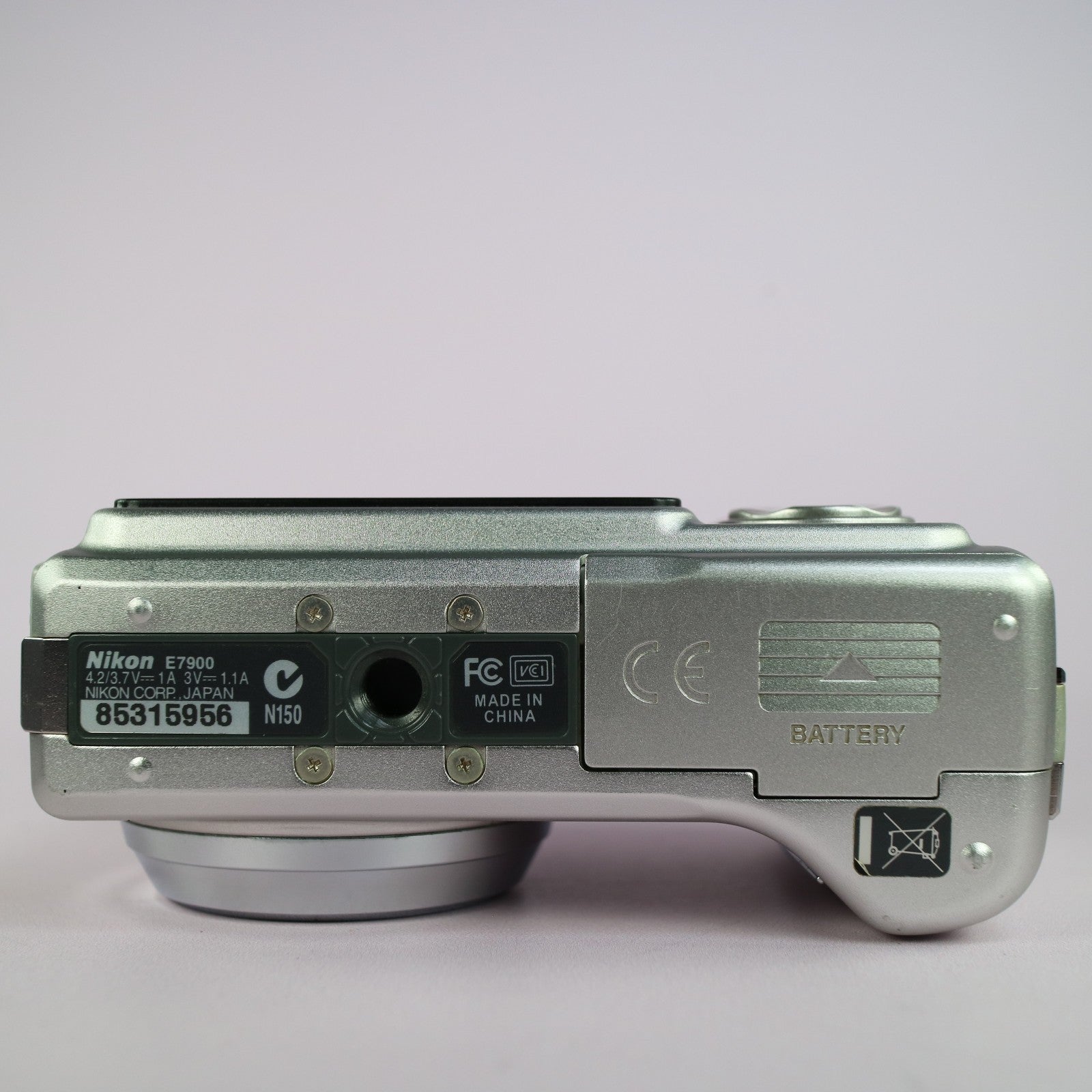Nikon Digital Camera Coolpix 7900 7.1MP Silver Tested Full Working Set