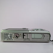 Canon Digital Camera IXUS 40 4.0MP Silver Tested Full Working Set