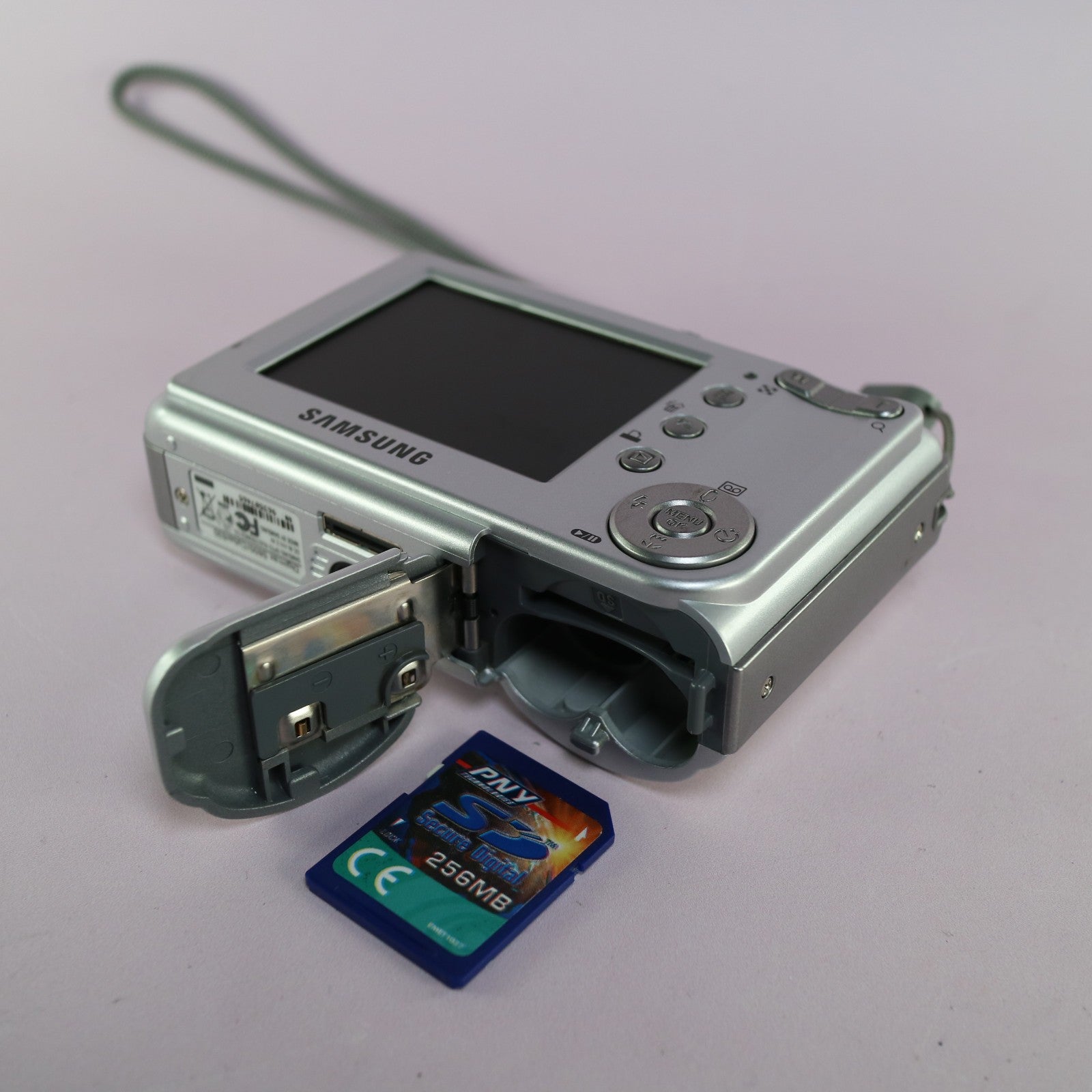 Samsung Digimax S600 6.0MP Compact Digital Camera Silver Tested