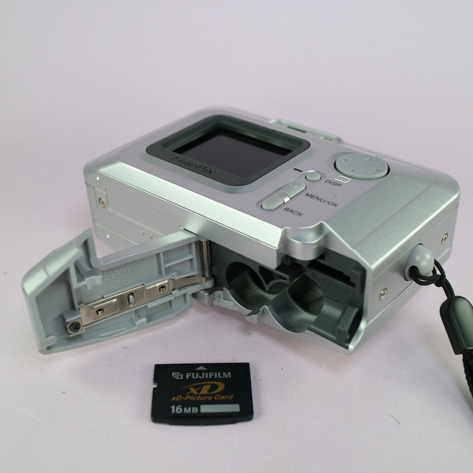 Fujifilm FinePix A403 2.1MP Compact Digital Camera Silver Tested With xD Card