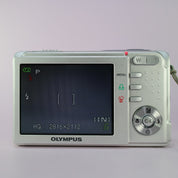 Olympus Digital Camera FE-160 6.0MP Silver Tested Full Set