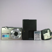 Olympus Digital Camera Stylus C-520 8.0MP Silver Tested Full Set