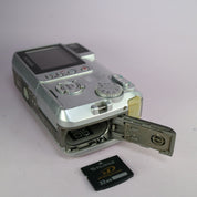 Olympus Digital Camera Camedia D-595 Zoom 5.0MP Silver Tested With xD Card