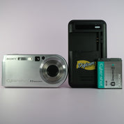 Sony Digital Camera Cybershot DSC-P200 7.2MP Silver Tested Full Set