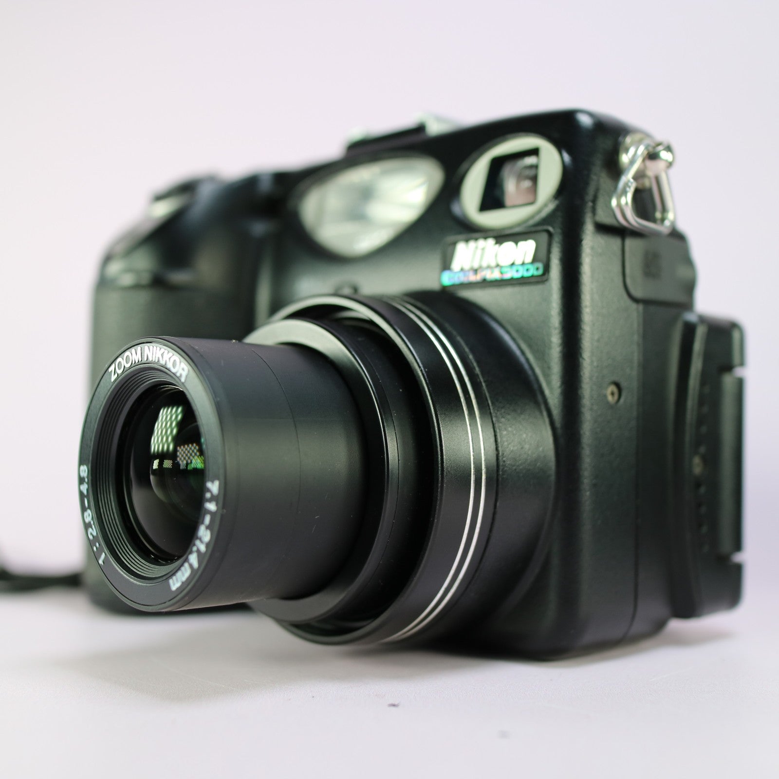 Nikon Digital Camera Coolpix 5000 5.1MP Flip Screen Black Tested Full Set