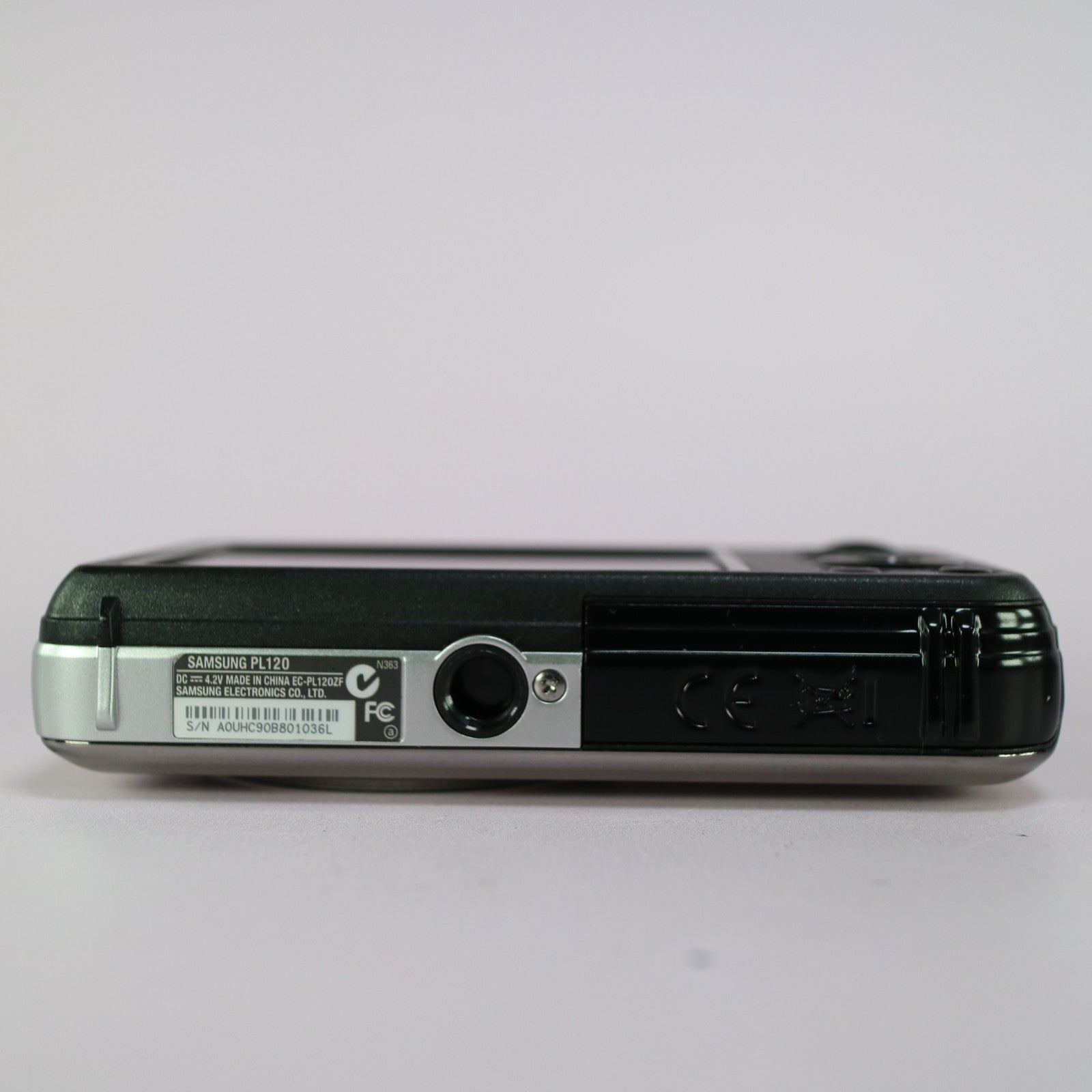 Samsung Digital Camera PL120 14.2MP Selfie Screen Silver Tested Full Working Set