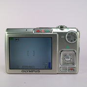Olympus Digital Camera FE-230 7.1MP Silver Tested Full Set