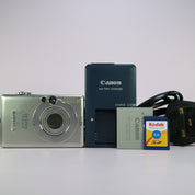Canon Digital Camera IXUS 40 4.0MP Silver Tested Full Working Set