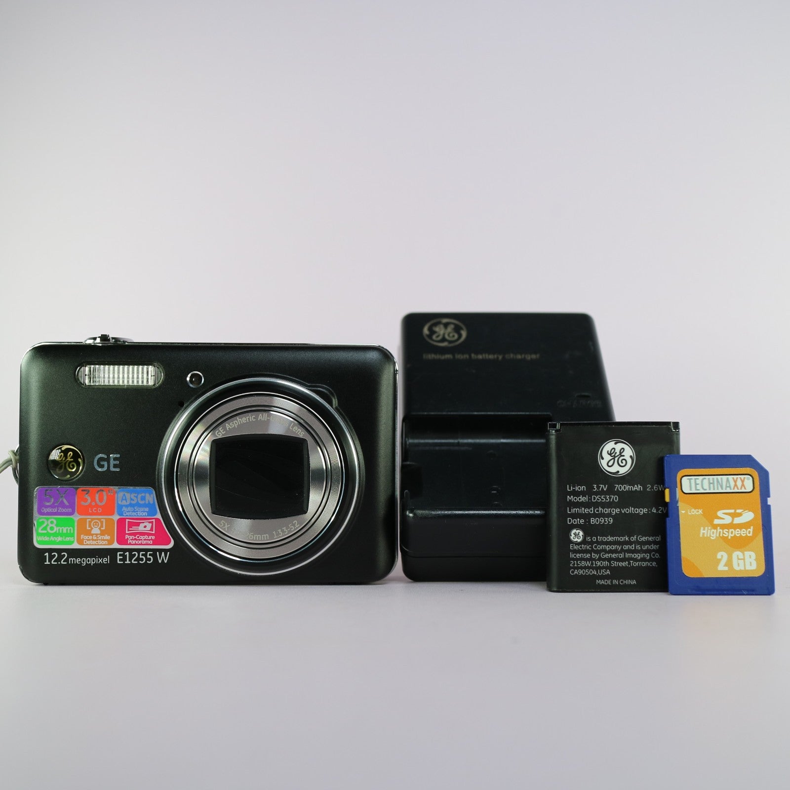 General Electric Digital Camera GE E1255W 12.2MP Black Tested Full Working Set