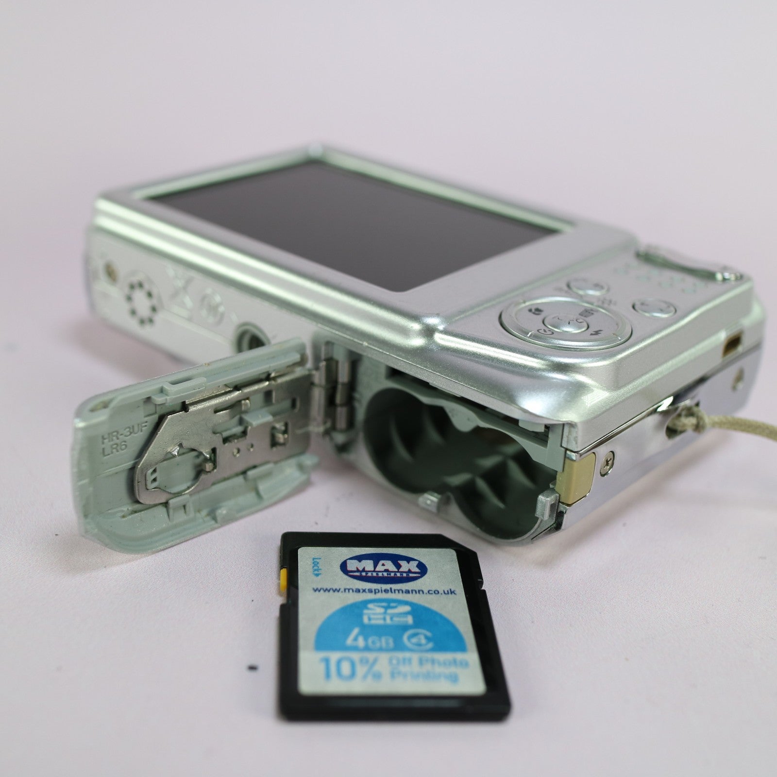 Fujiflm Digital Camera FinePix AV110 12.0MP Silver Tested