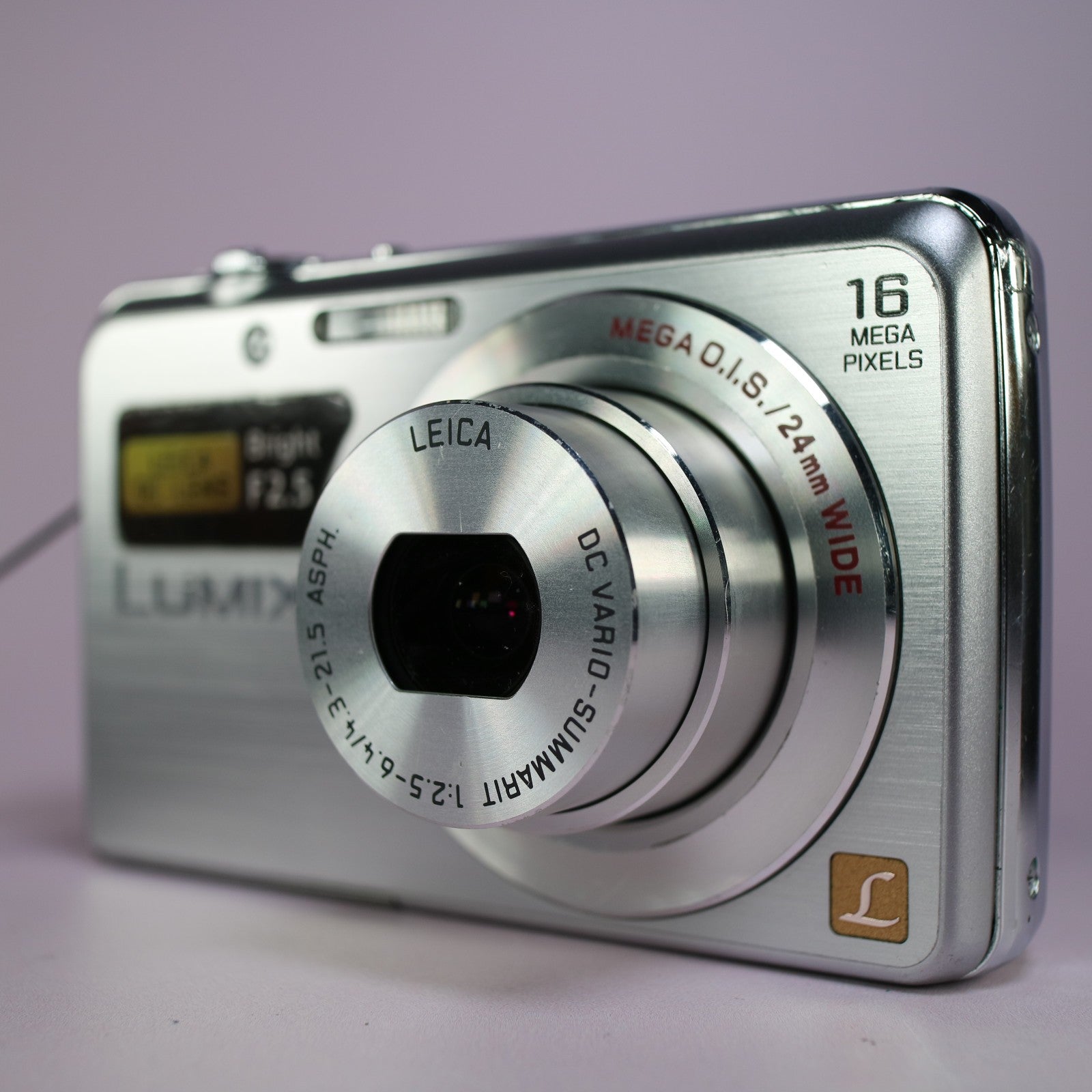 Panasonic Digital Camera Lumix DMC-FS45 16.1MP Silver Tested Full Working Set