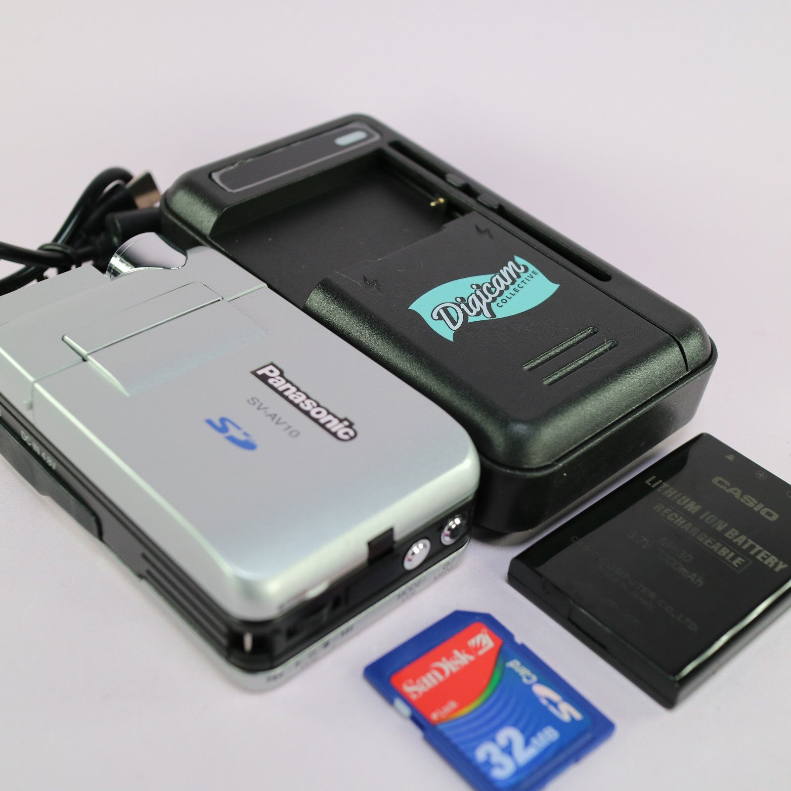 Panasonic D-snap SV-AV10 Multifunction Camcorder Silver Full Working Set