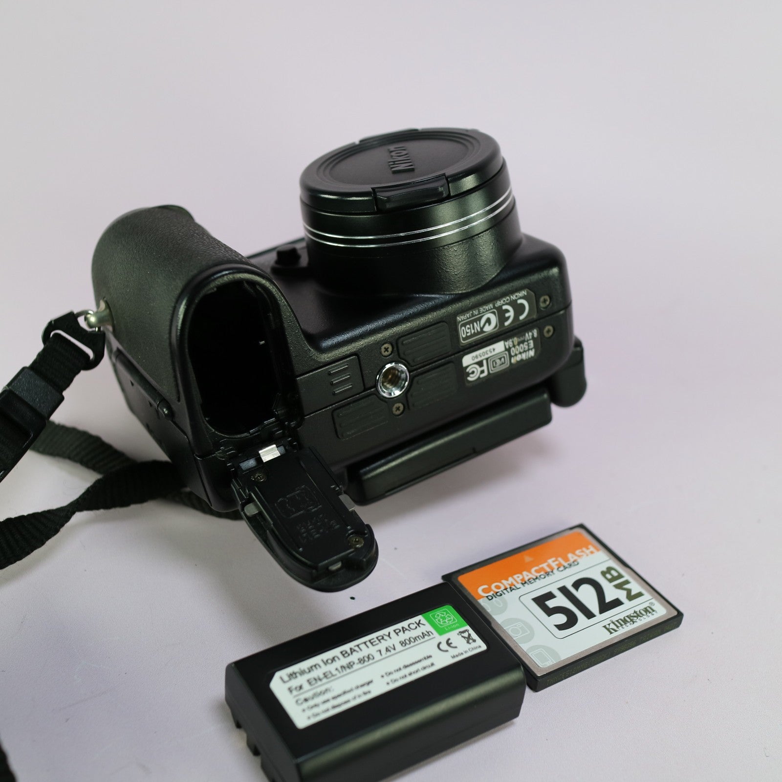 Nikon Digital Camera Coolpix 5000 5.1MP Flip Screen Black Tested