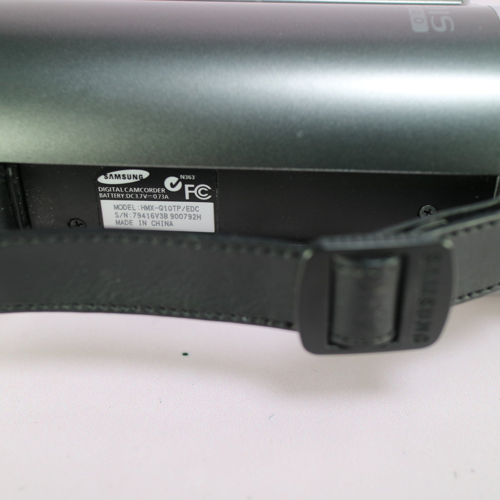 Samsung HMX-Q10TP Handheld High Definition Camcorder Silver Tested Full Set