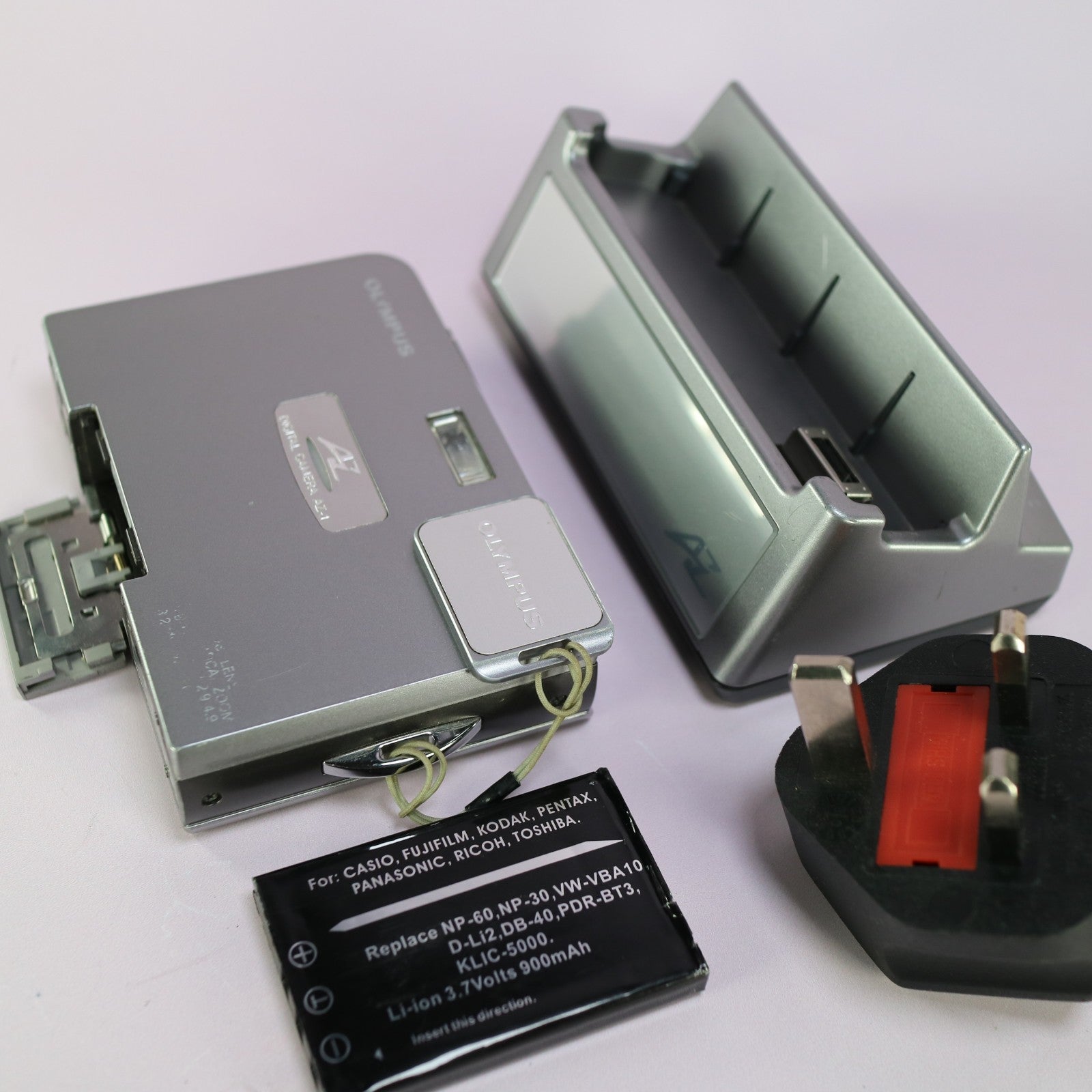 Olympus Digital Camera AZ-1 3.2MP Silver Tested Full Set