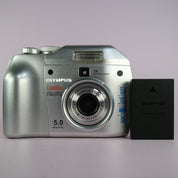 Olympus Camedia C-5000 Zoom 5.0MP Compact Digital Camera Silver Tested