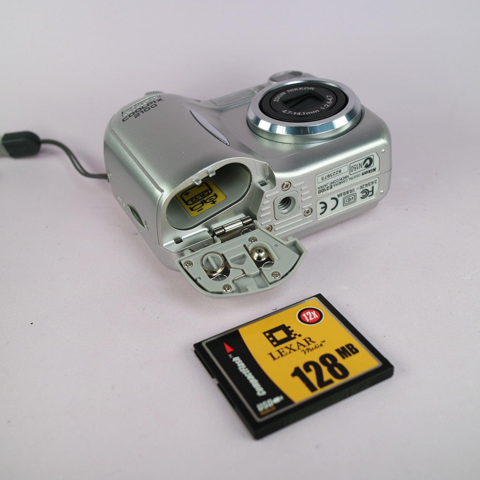 Nikon Digital Camera Coolpix 2100 2.0MP Silver Tested