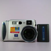 Sony Cybershot DSC-S70 3.3MP Compact Digital Camera Silver Tested