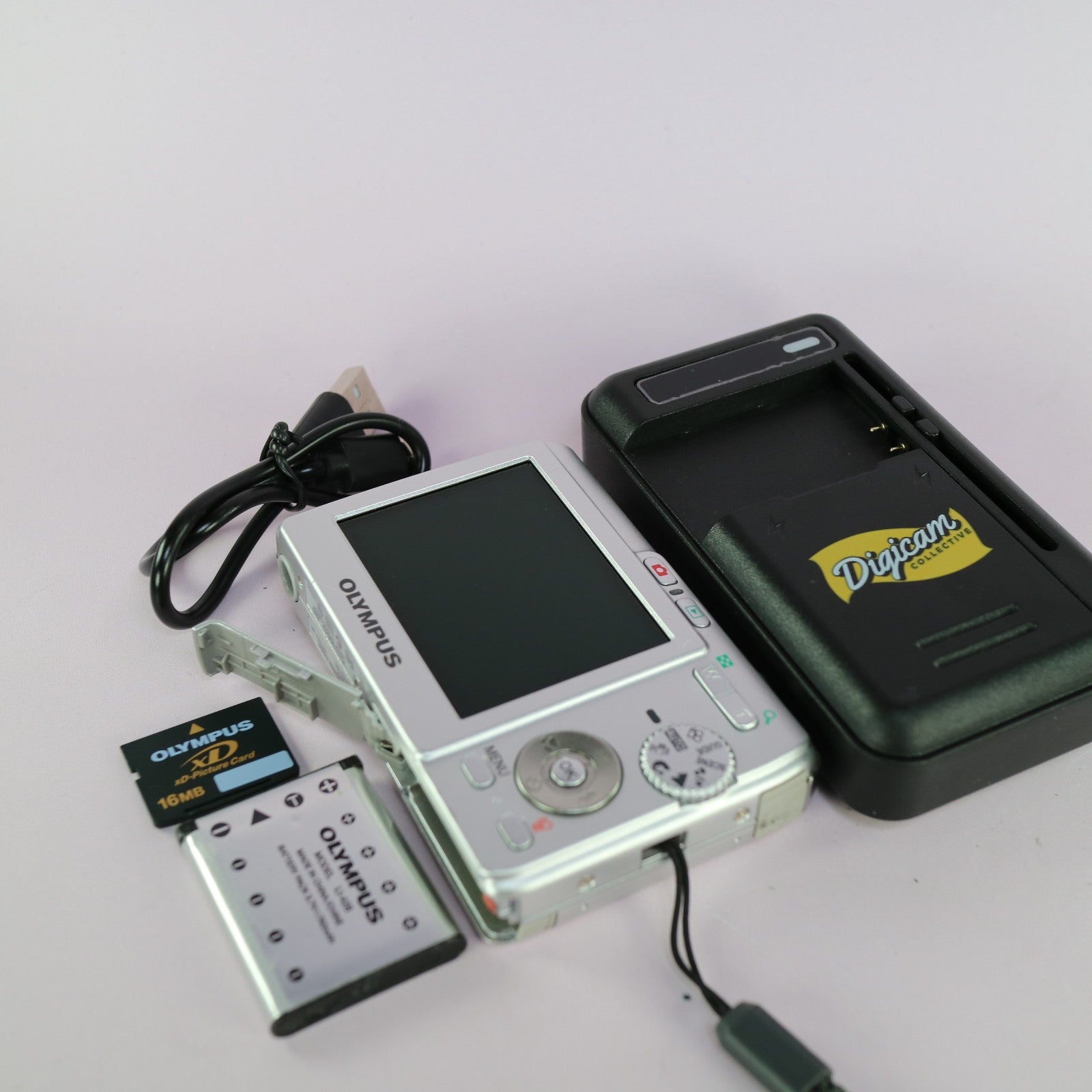 Olympus Digital Camera FE-190 6.0MP Silver Tested Full Working Set