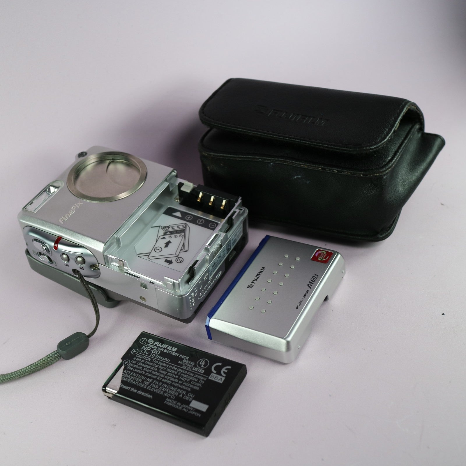 Fujifilm Digital Camera FinePix M603 3.1MP Silver Tested w/ Battery and Charger