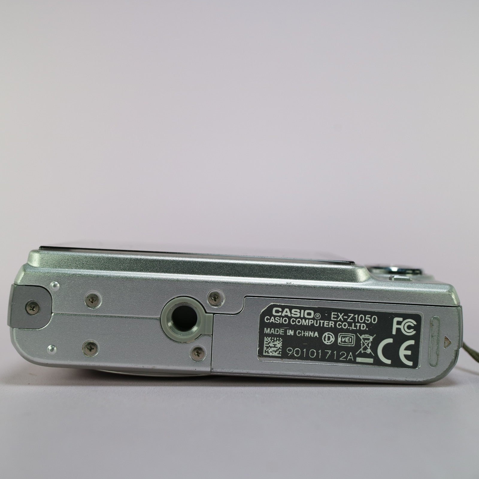 Casio Digital Camera Exilim EX-Z1050 10.1MP Silver Tested Full Working Set