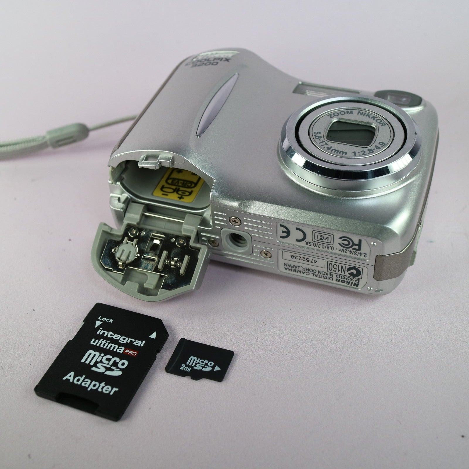 Nikon Digital Camera Coolpix 3200 3.2MP Silver Tested