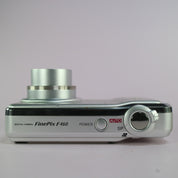 Fujifilm Digital Camera FinePix F460 5.1MP Silver Tested Full Set