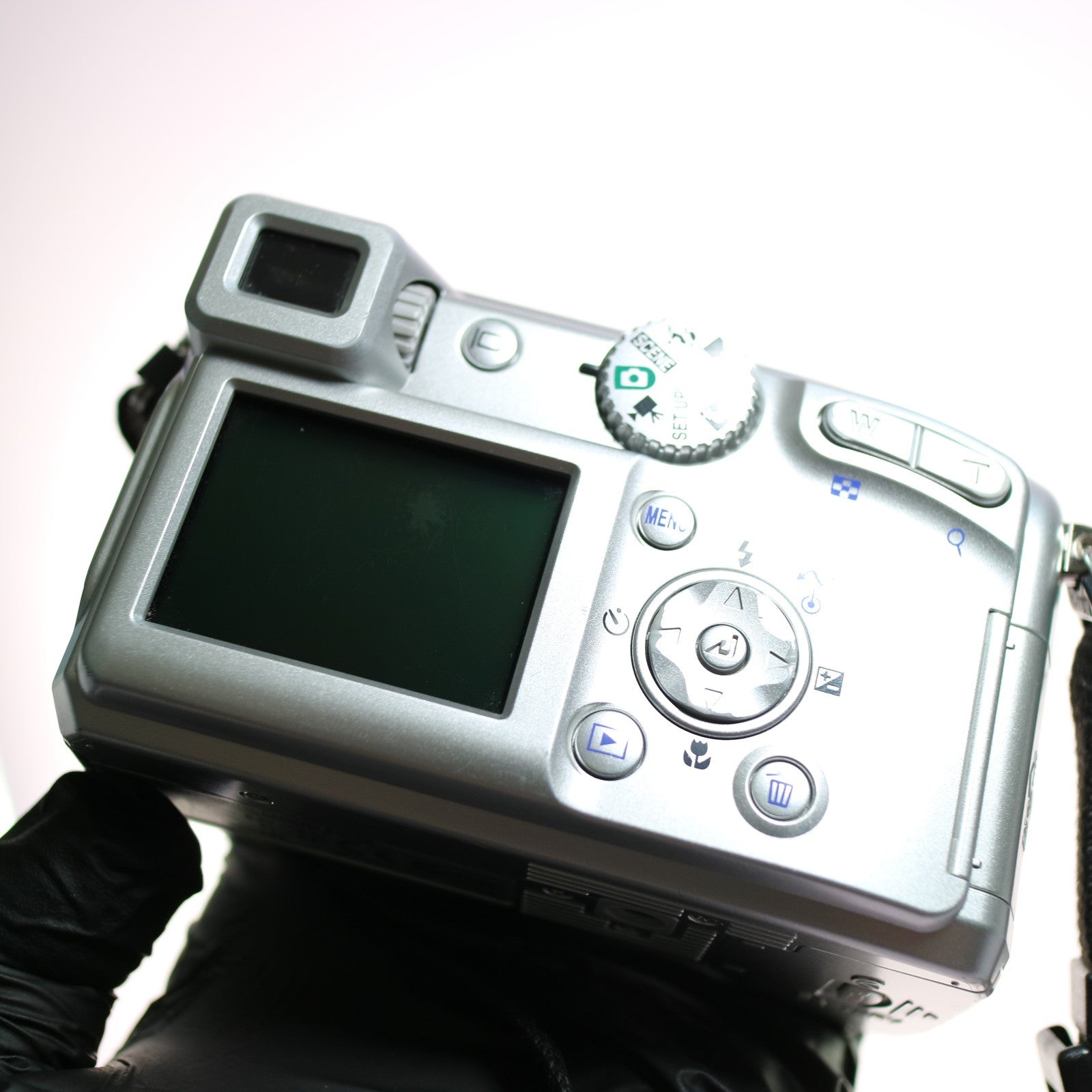 Nikon Digital Camera Coolpix 4800 ED 4.0MP Silver Tested Full Working Set
