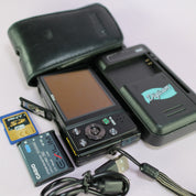 Nikon Digital Camera Coolpix S570 12.0MP Black Tested Full Working Set